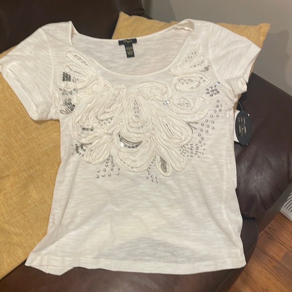Beautiful nwt Cupio ivory shirt with silver embellishments